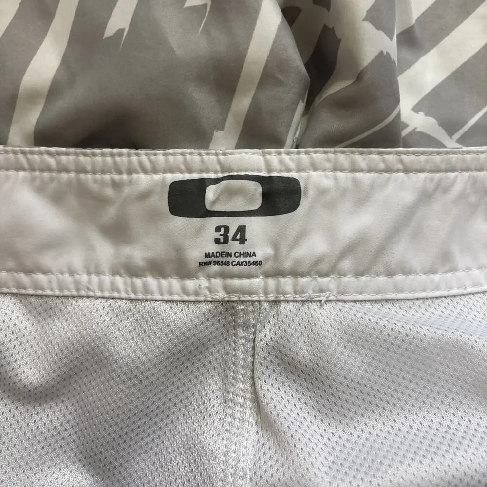 Oakley size 34